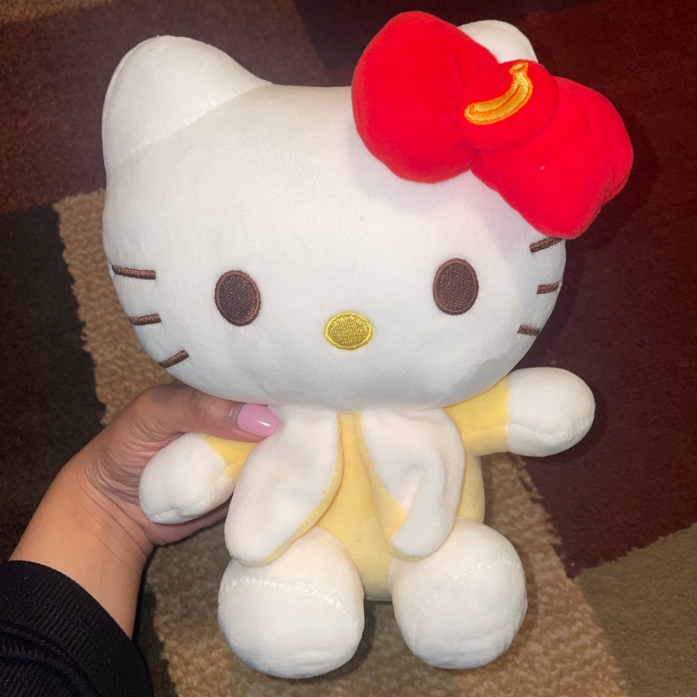 BANANA HELLO KITTY PLUSHIE🥰🍌